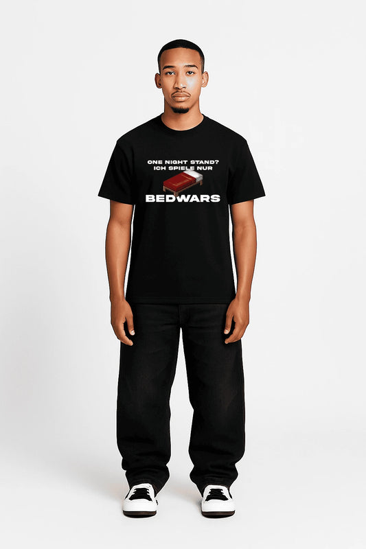 Schwarzes Meme Shirt mit dem Gaming-Motiv „ich spiele nur bedwars“ – getragen vom Model
